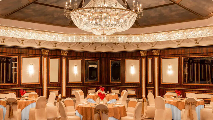 Le Méridien Dubai Hotel & Conference Centre